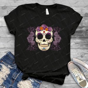 Vintage Skull And Roses - Gift Idea Shirt For Men Tee For Women Classic Retro Vintage Graphic T-Shirt