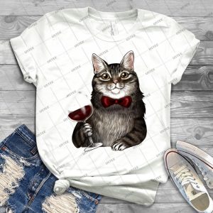 Wine Cat Grey Tabby - Gift Idea Shirt For Men Tee For Women Classic Retro Vintage Graphic T-Shirt