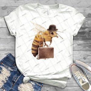 Worker Bee - Gift Idea Shirt For Men Tee For Women Classic Retro Vintage Graphic T-Shirt