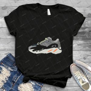 Yeezy Wave Runner 700 39 - Vintage Men's Shirt Tshirt For Women Classic Handmade Shirt Retro Graphic Tee
