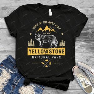 Yellowstone National Park Grey Wolf T Shirt-Vintage - Best Unisex Trending Handmade T-shirt Gift Idea For Men T-shirt For Woman